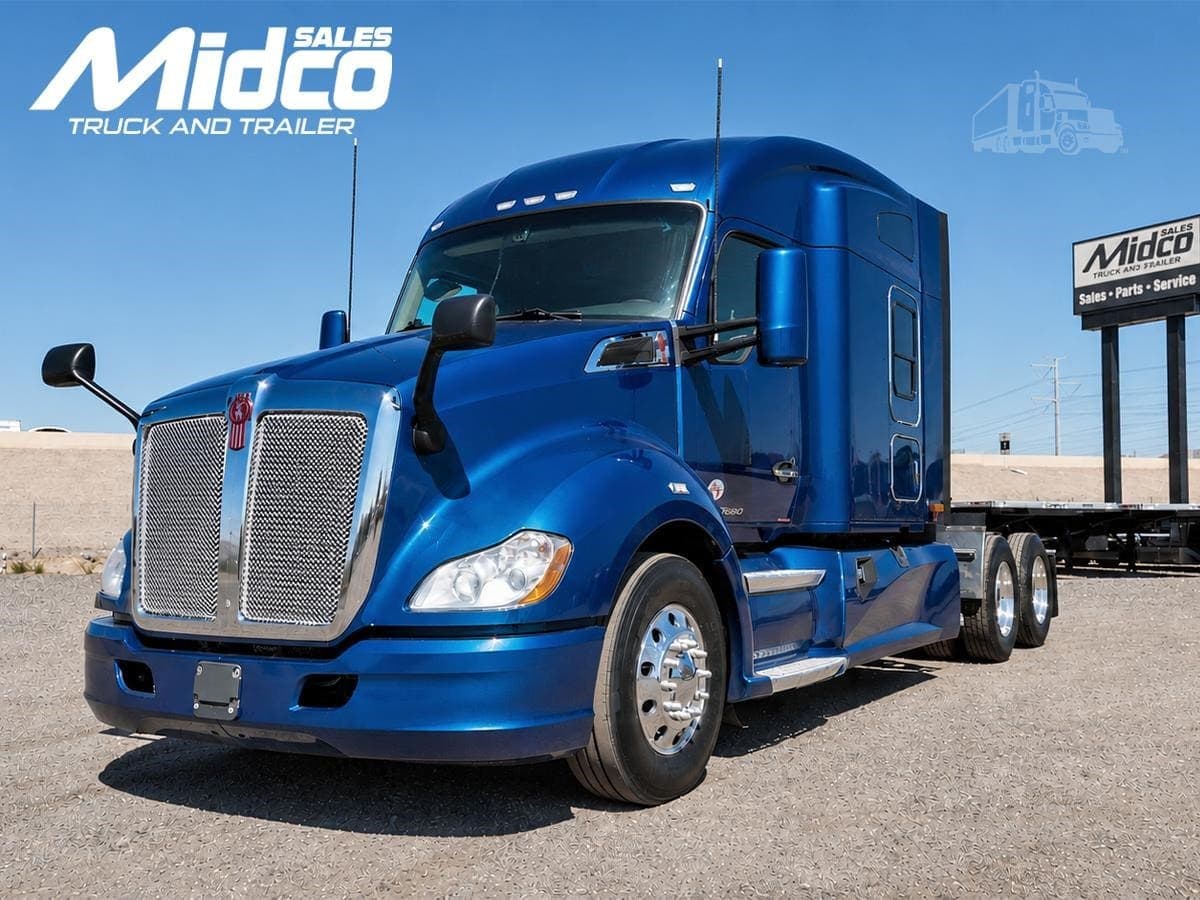 2022 Kenworth T680 - photo 1