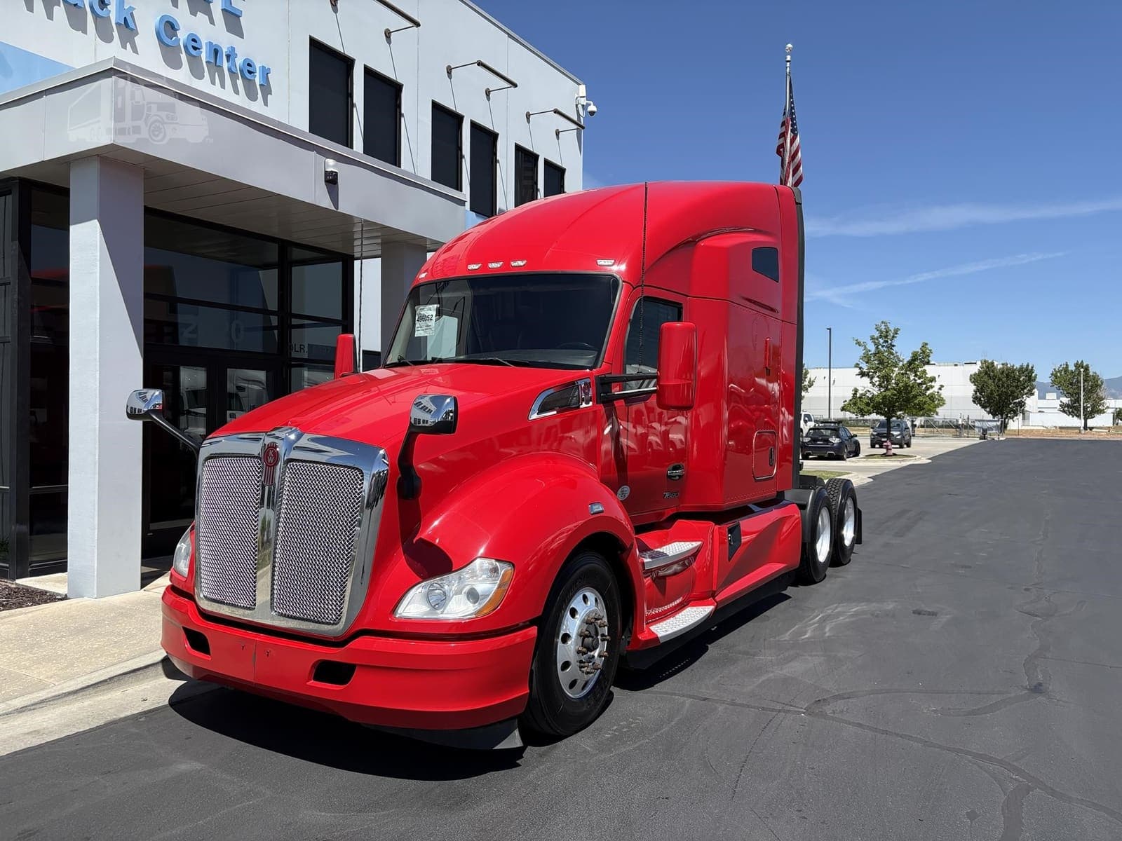 2022 Kenworth T680 - photo 1