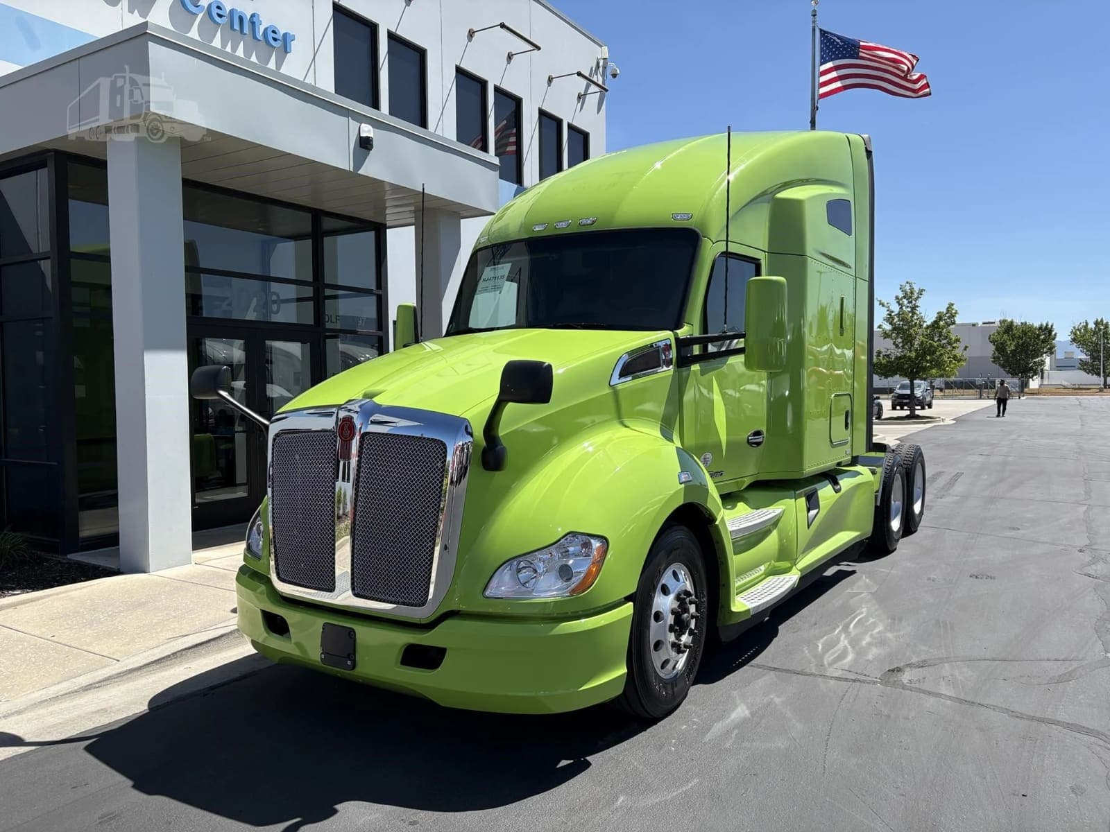 2022 Kenworth T680 - photo 1