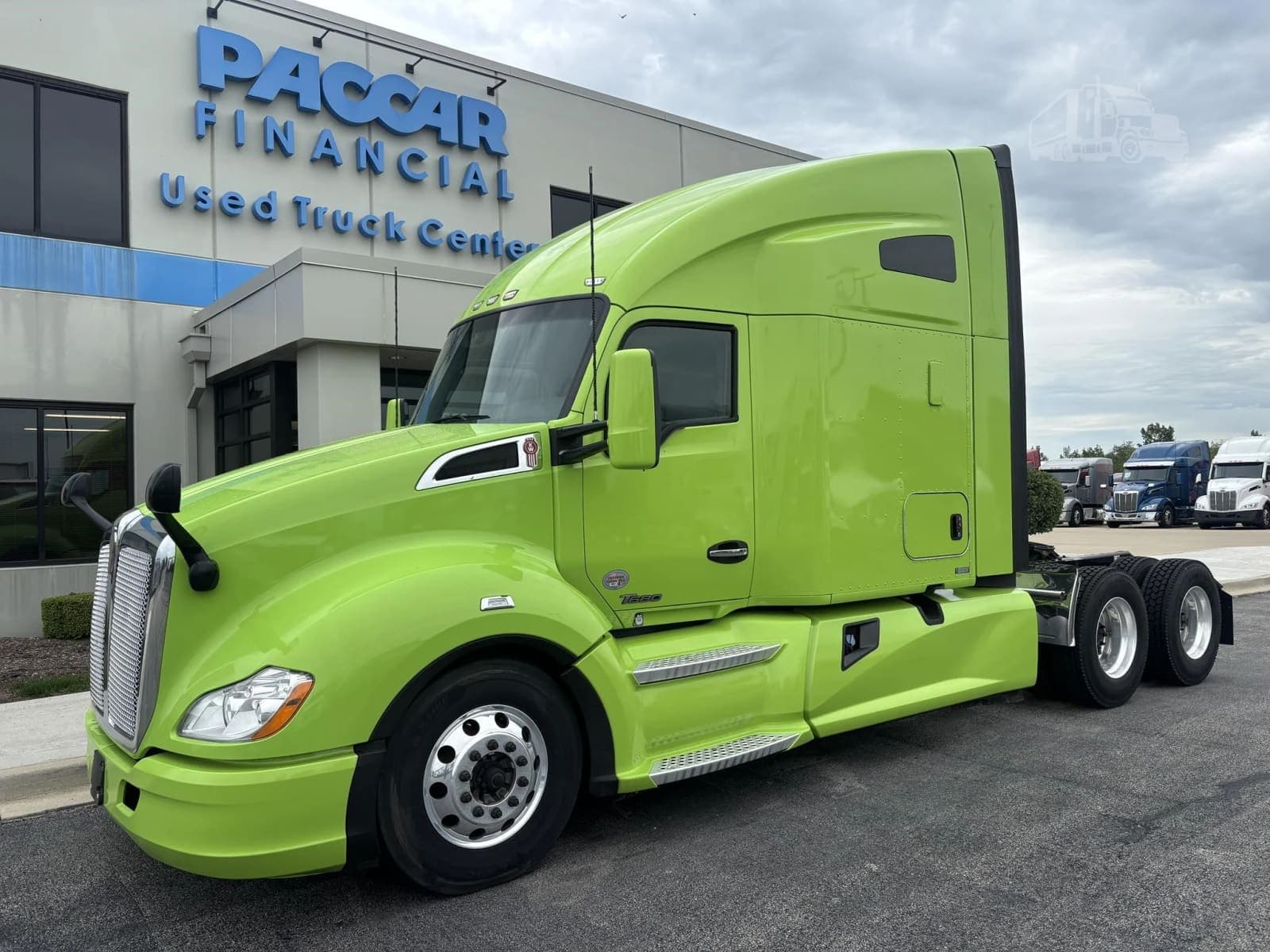 2022 Kenworth T680 - photo 1