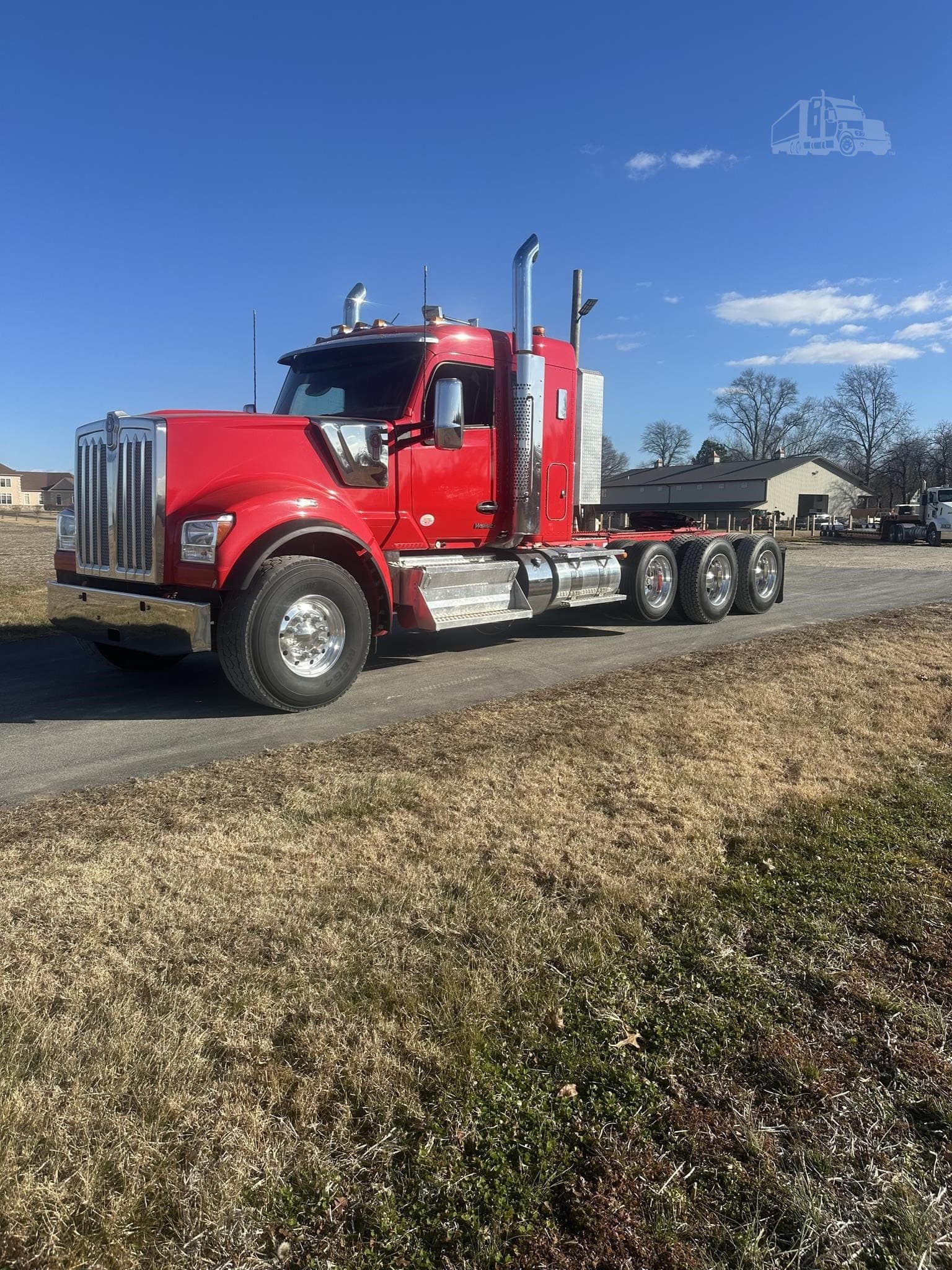 2022 Kenworth W990