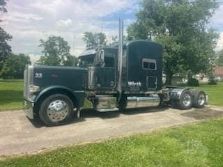 2022 Peterbilt 389 - photo 1