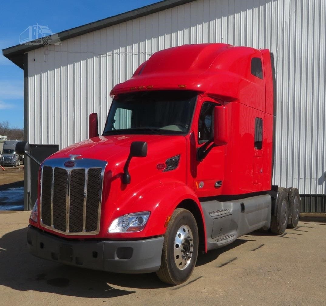 2022 Peterbilt 579 - photo 1