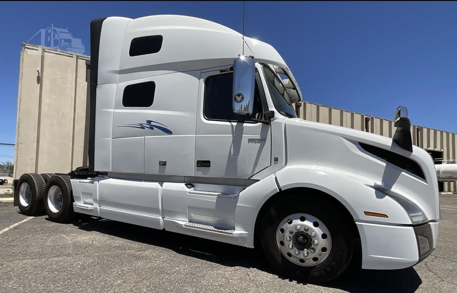 2022 Volvo VNL64T760 - photo 1