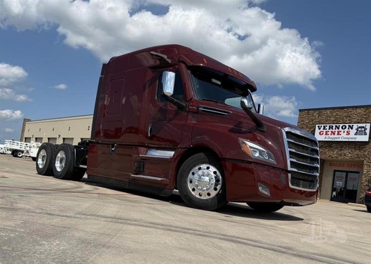 2023 Freightliner Cascadia 126 - photo 1
