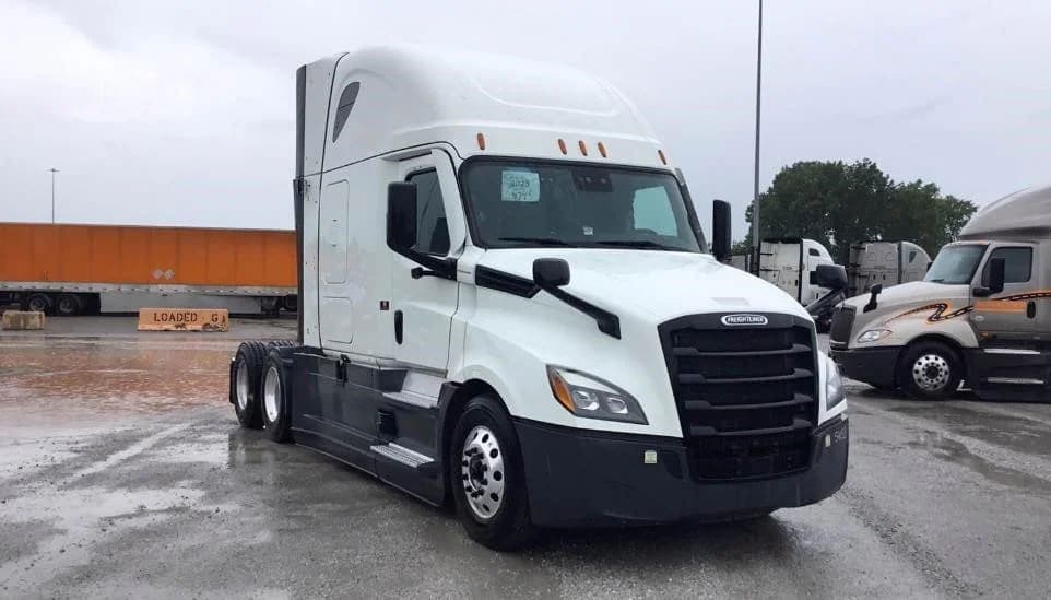 2023 Freightliner Cascadia 126 - photo 1
