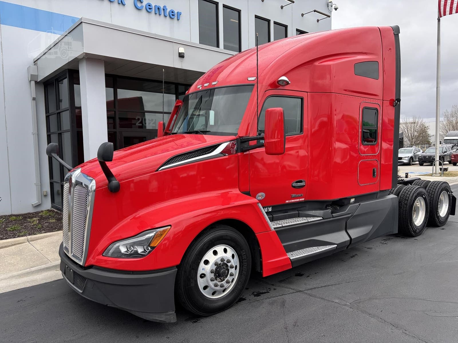 2023 Kenworth T680 - photo 1