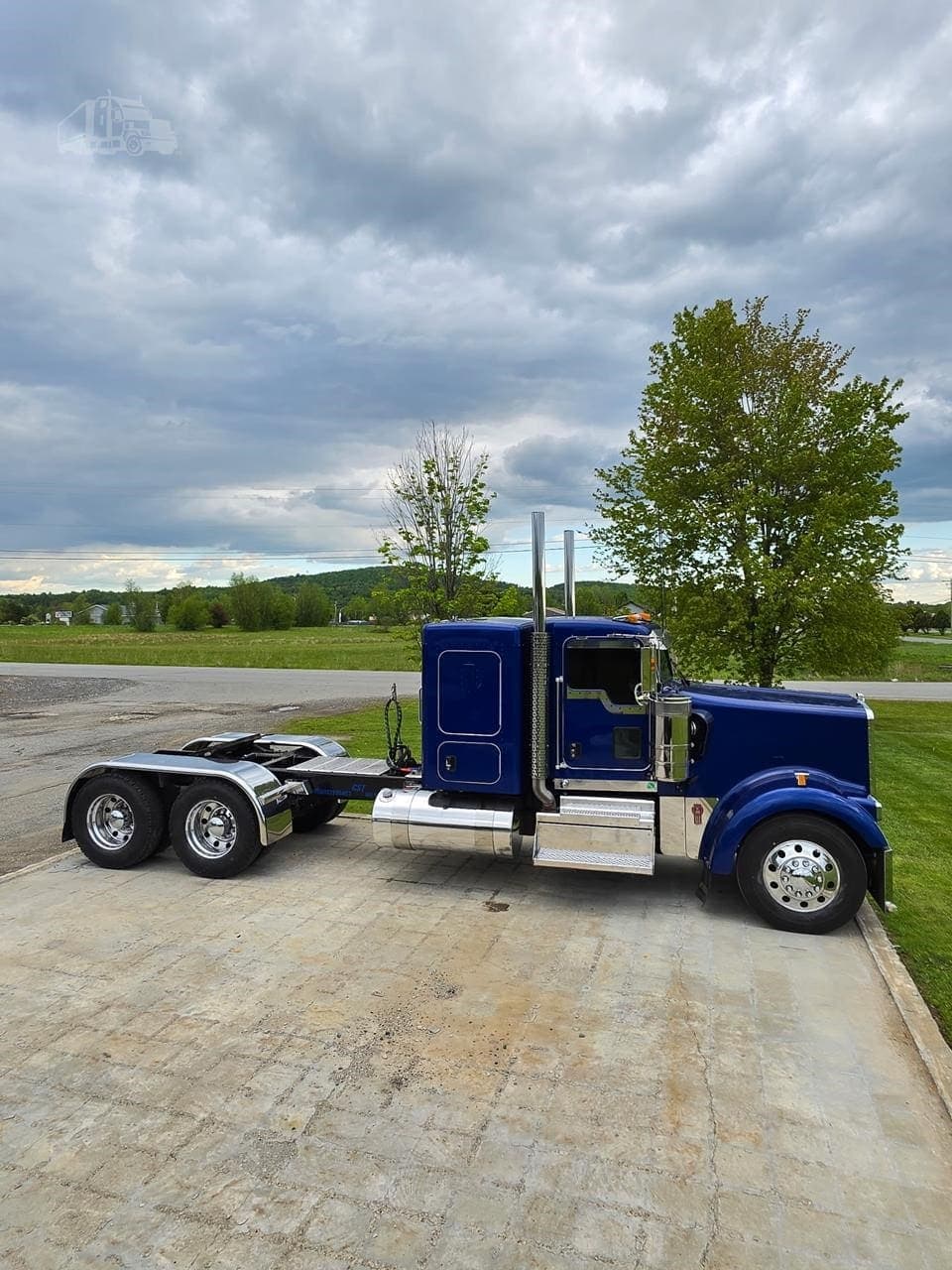 2023 Kenworth W900L - photo 1