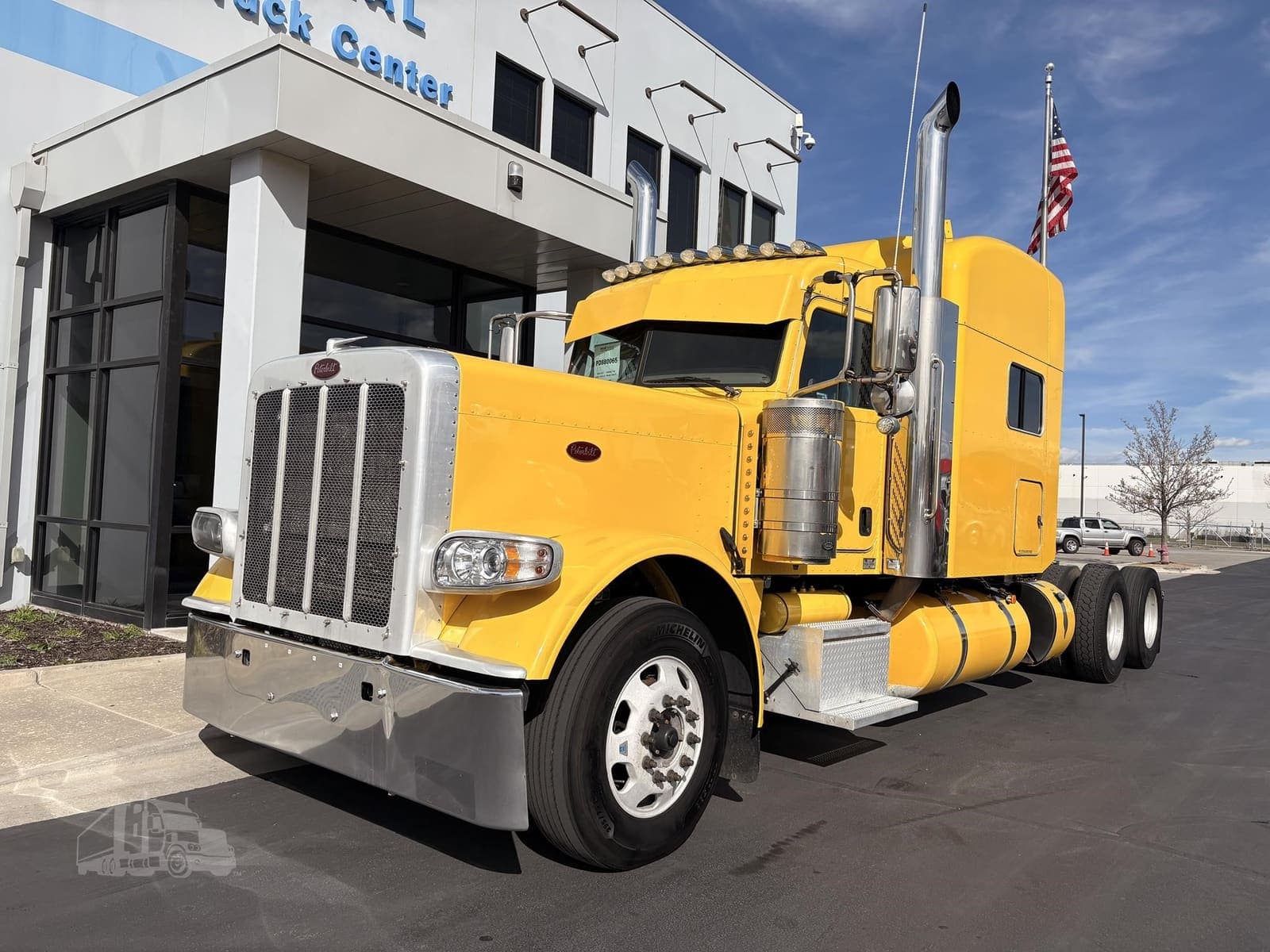 2023 Peterbilt 389 - photo 1