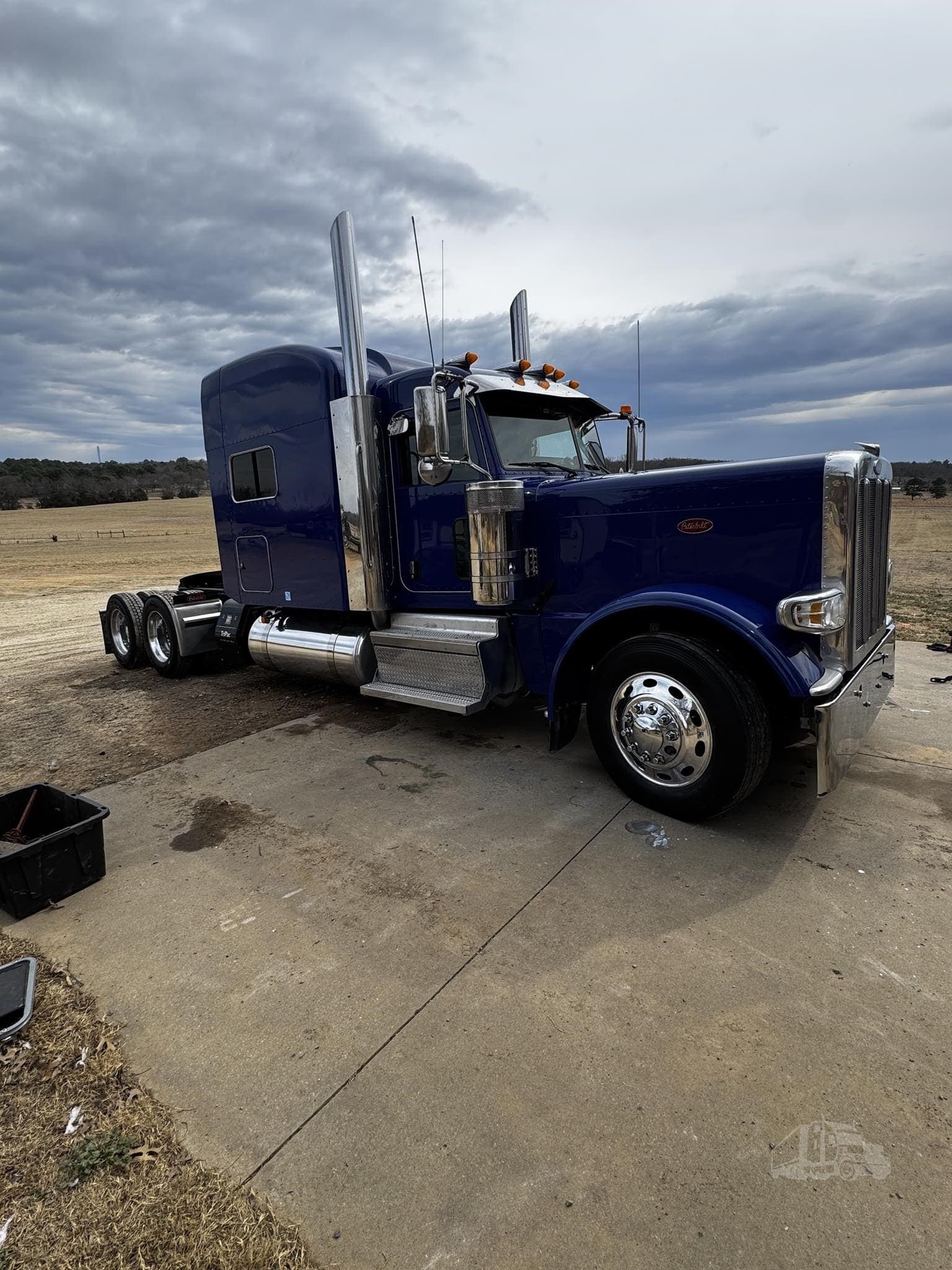 2023 Peterbilt 389 - photo 1