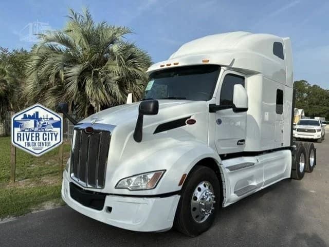 2023 Peterbilt 579 - photo 1