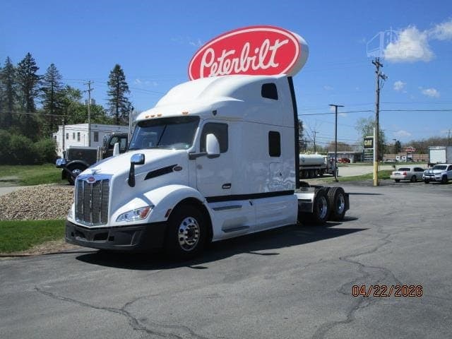 2023 Peterbilt 579 - photo 1