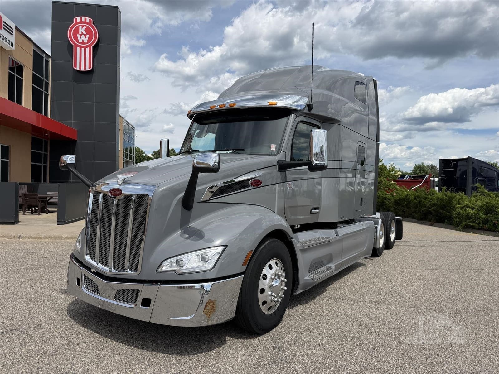 2023 Peterbilt 579 - photo 1
