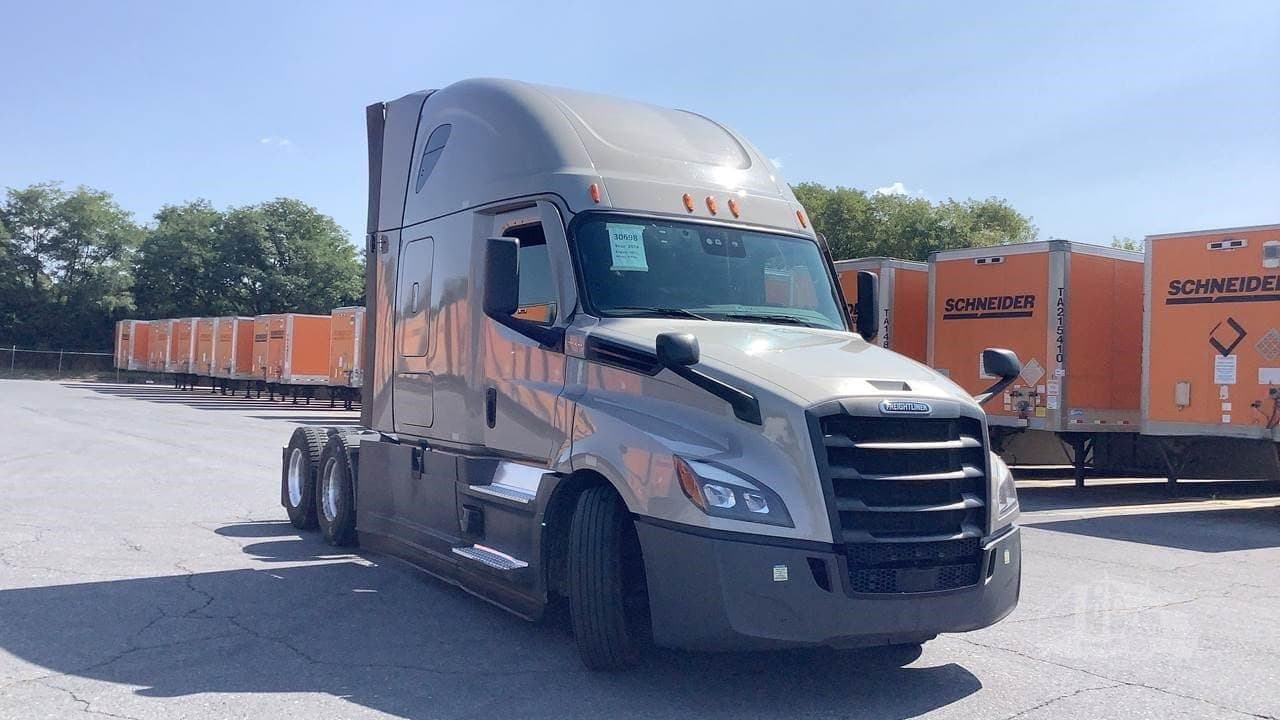 2024 Freightliner Cascadia 126 - photo 1