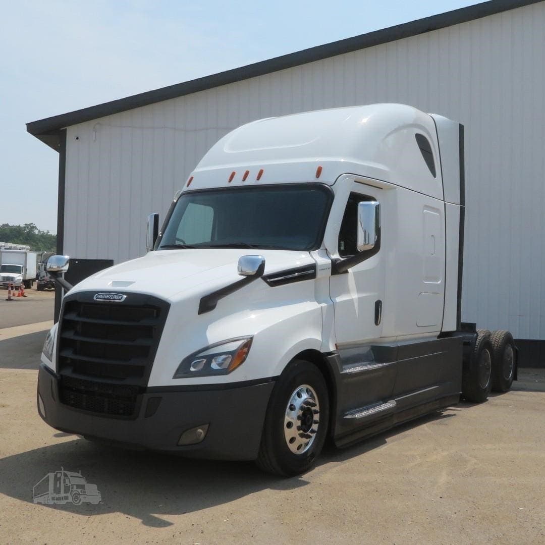 2024 Freightliner Cascadia 126 - photo 1