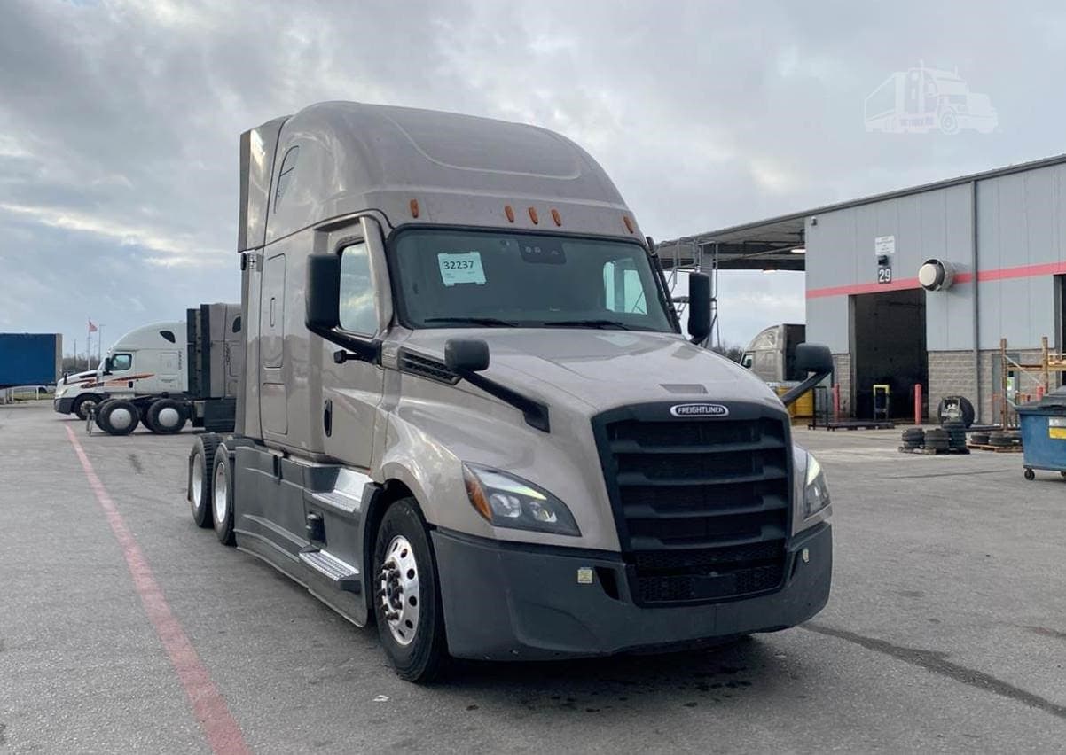 2024 Freightliner Cascadia 126 - photo 1