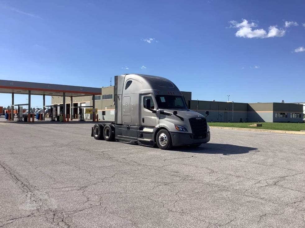 2024 Freightliner Cascadia 126 - photo 1