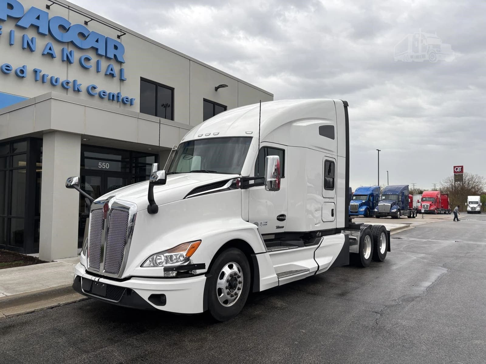 2024 Kenworth T680 - photo 1