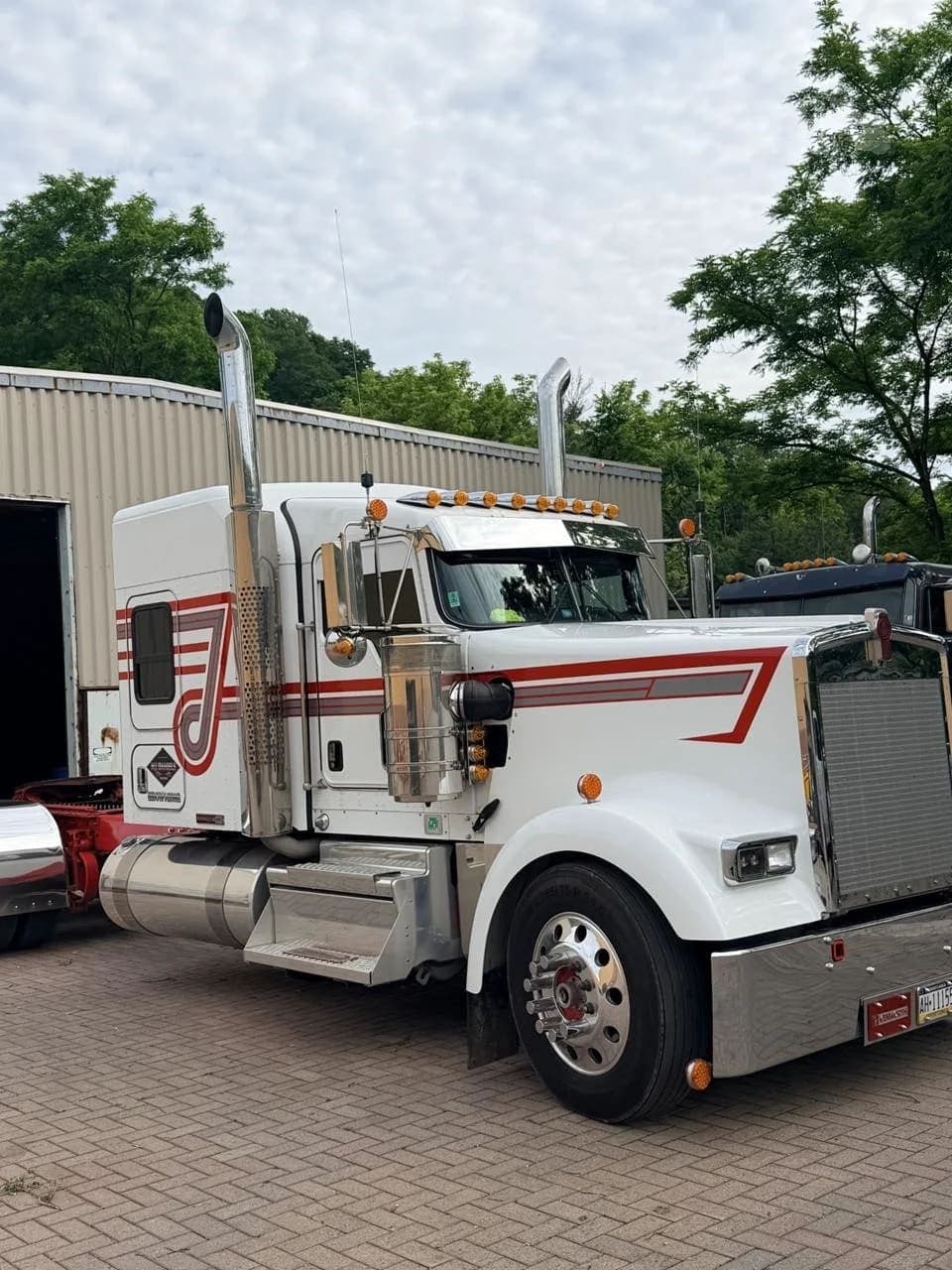 2024 Kenworth W900L - photo 1