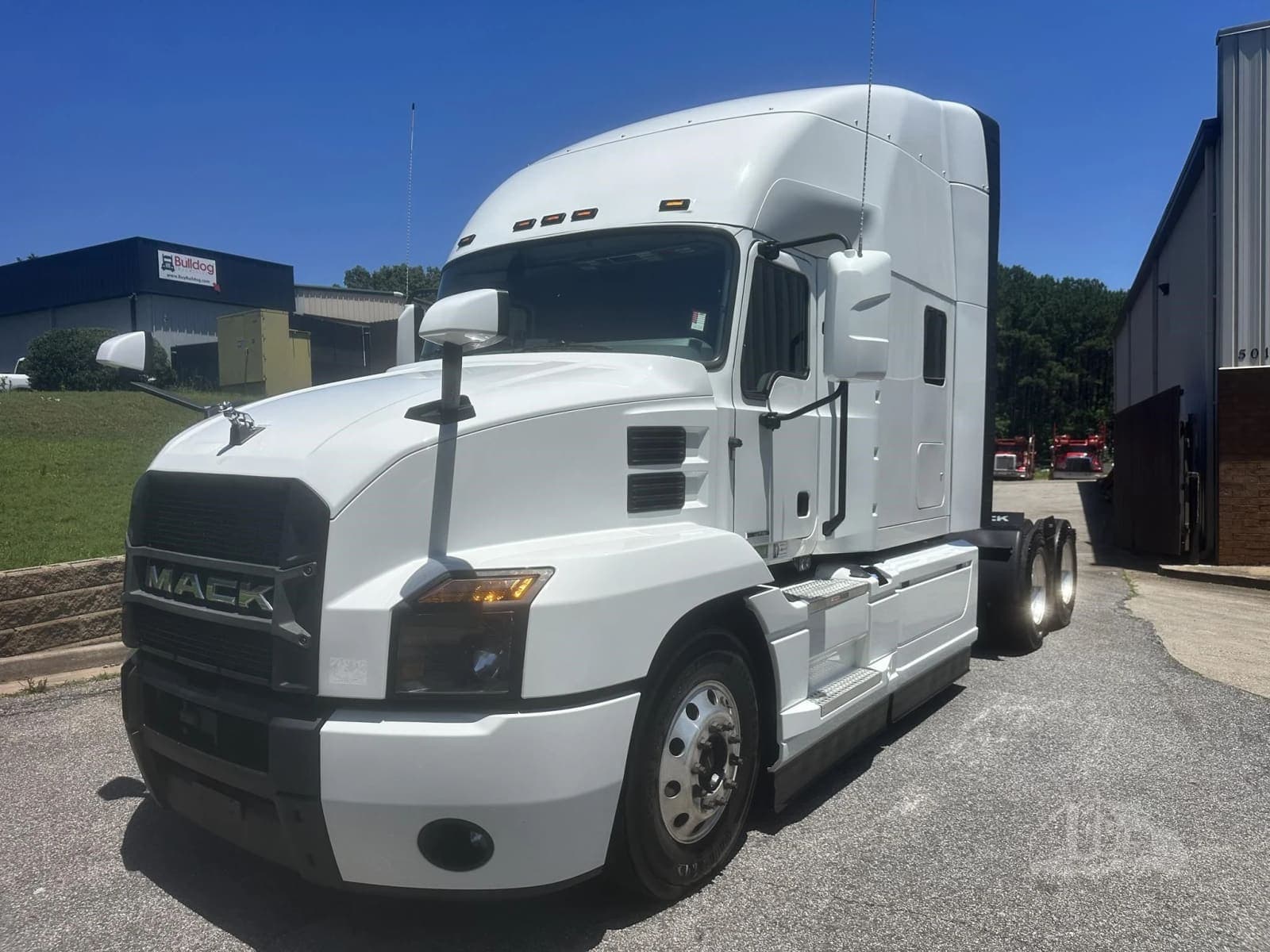2024 Mack Anthem 64T - photo 1