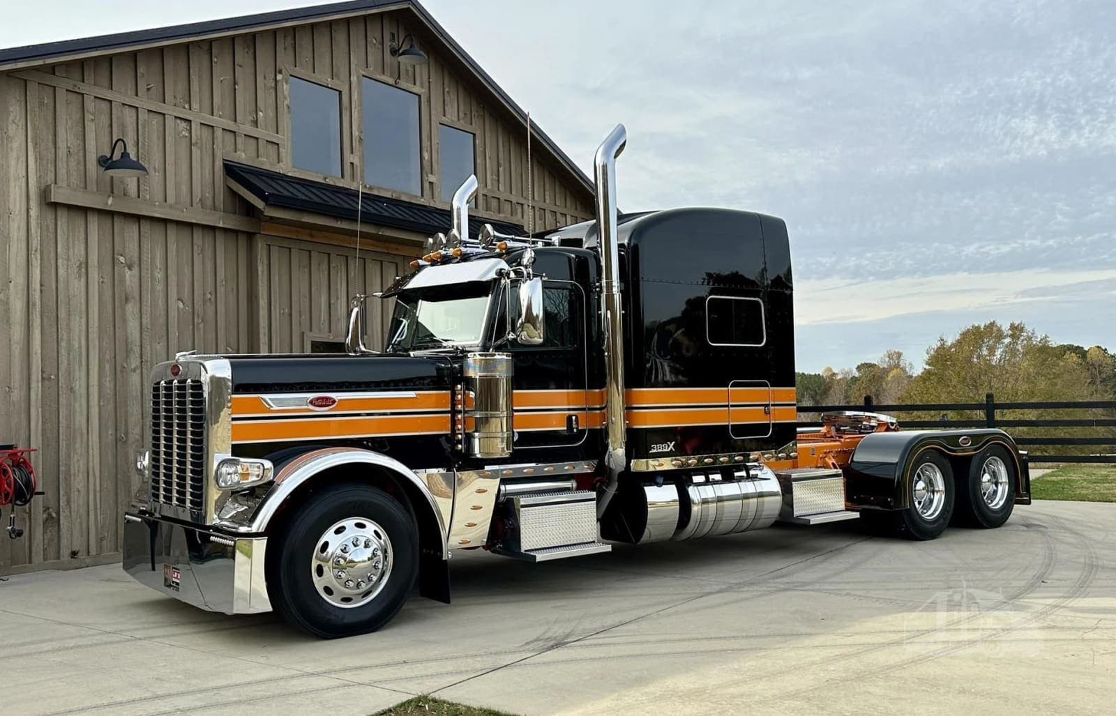 2024 Peterbilt 389X - photo 1