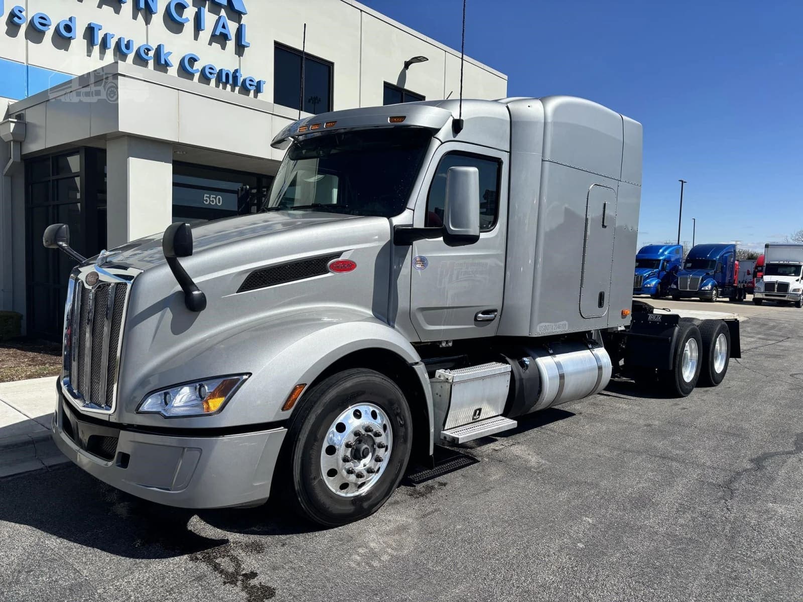 2024 Peterbilt 579 - photo 1