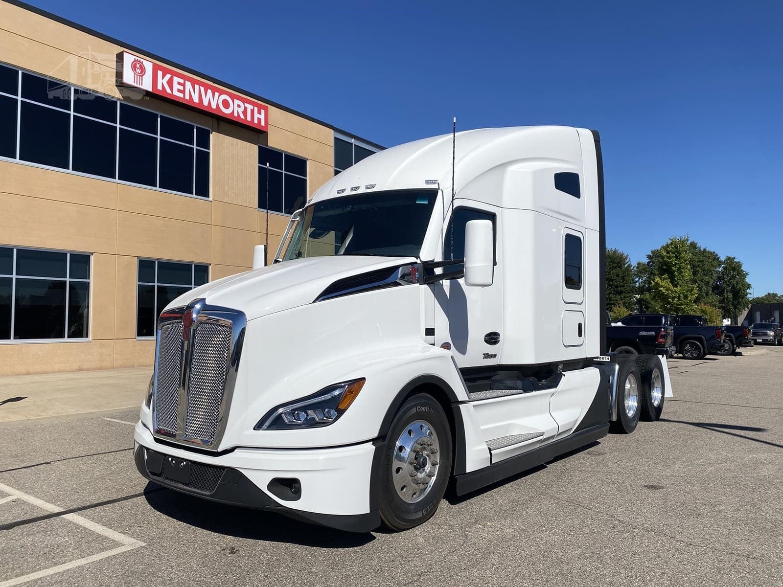 2025 Kenworth T680 - photo 1