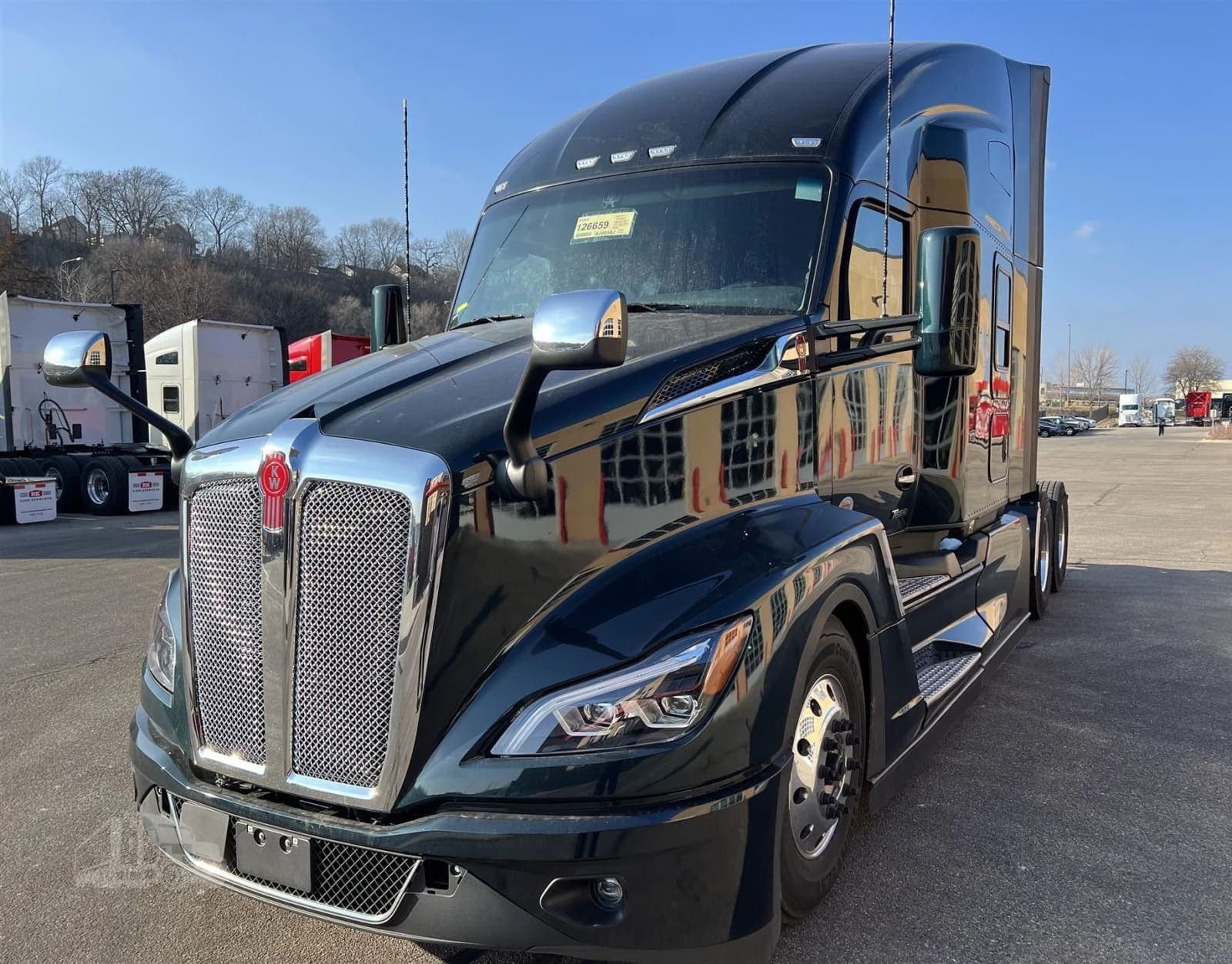 2025 Kenworth T680 - photo 1
