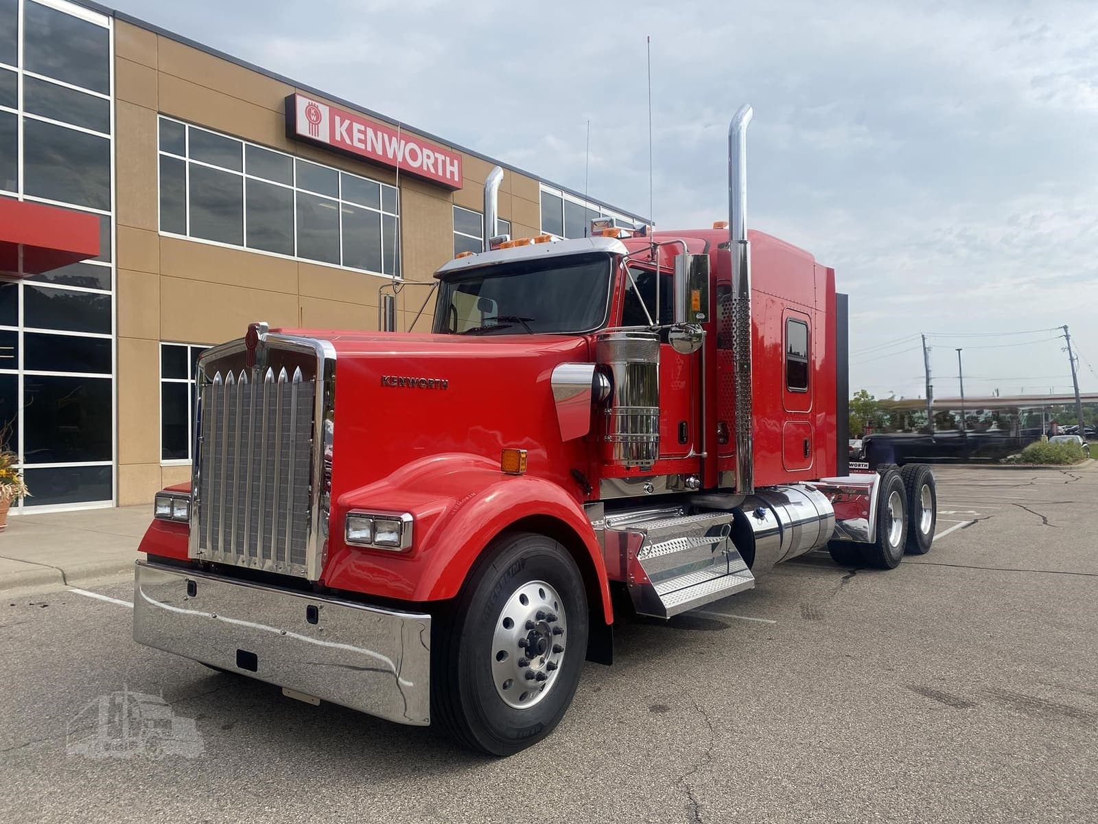 2025 Kenworth W900 - photo 1