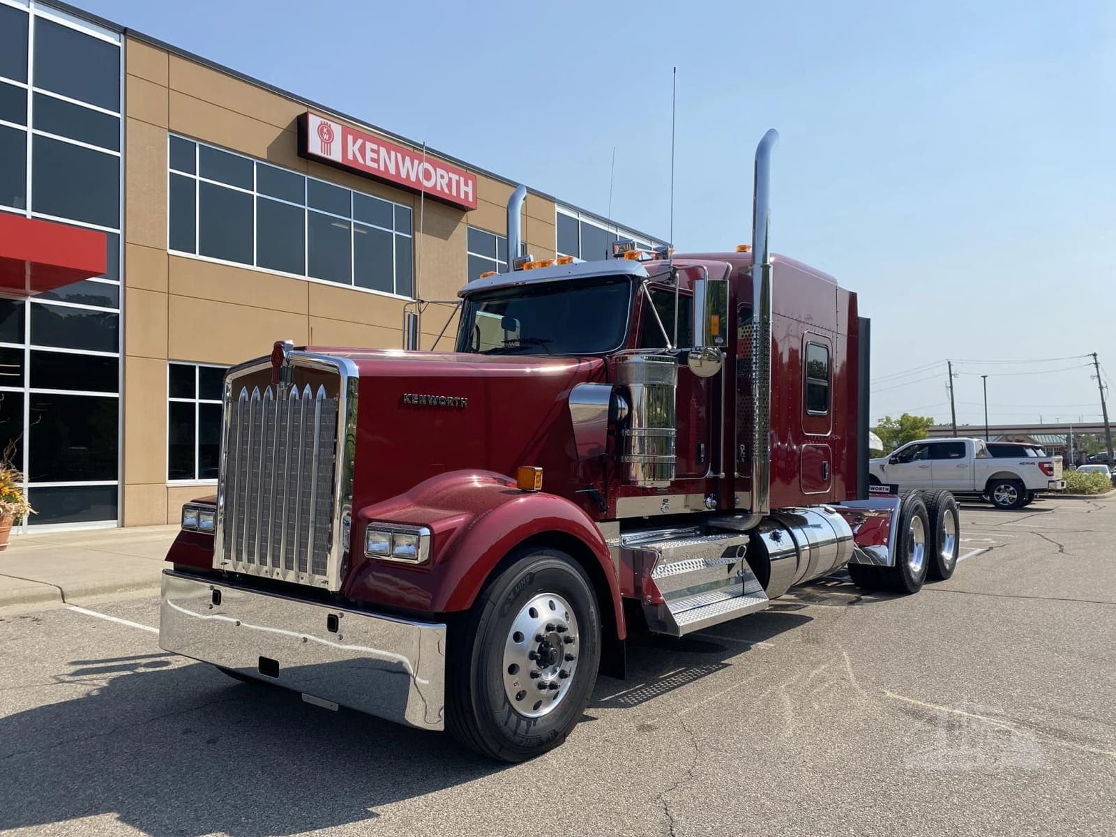 2025 Kenworth W900 - photo 1