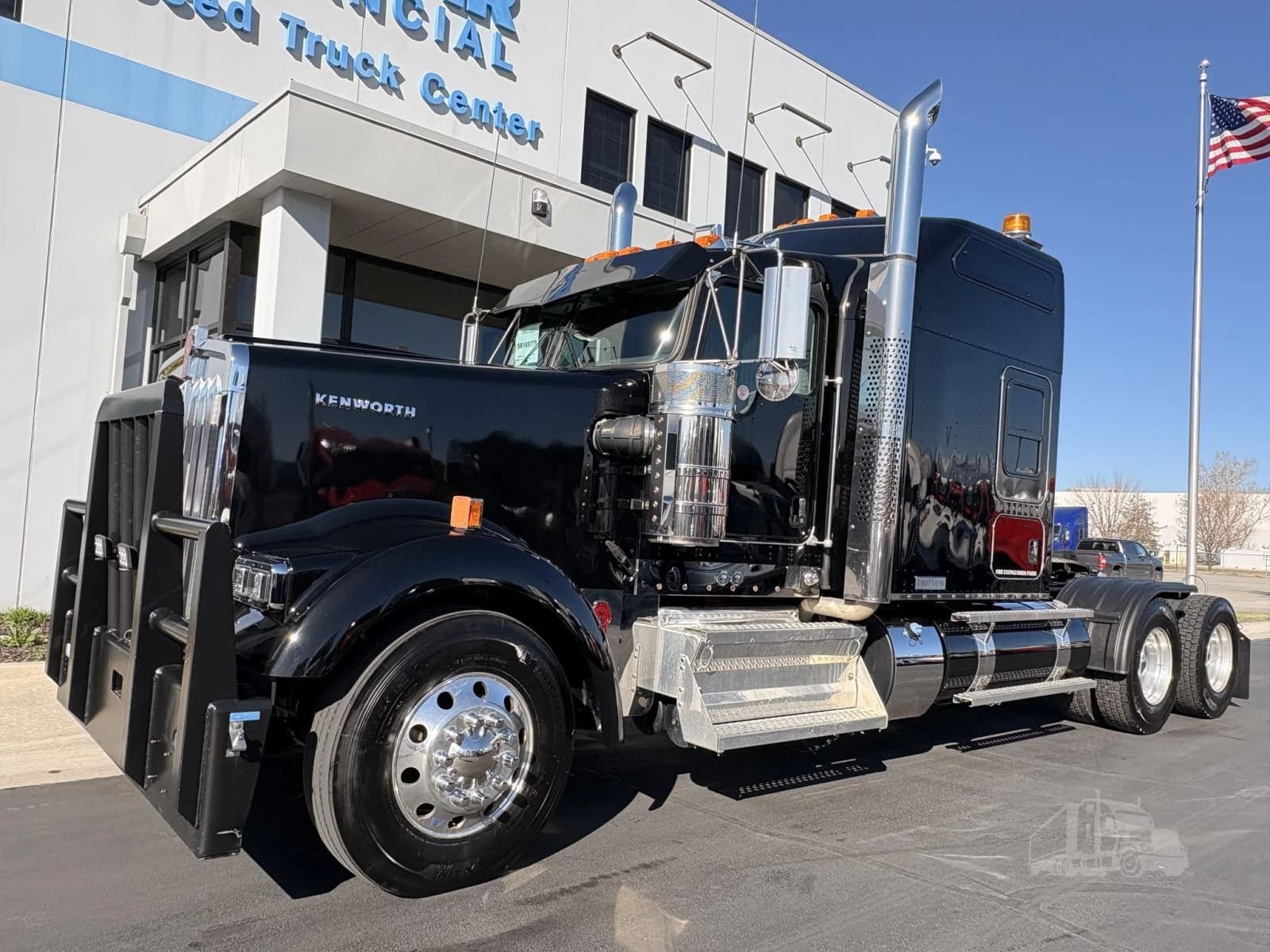 2025 Kenworth W900 - photo 1