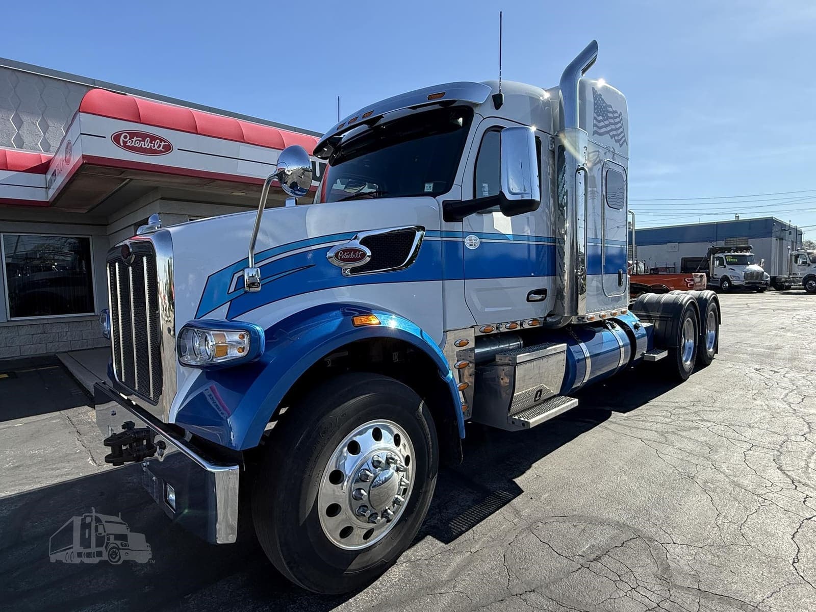 2025 Peterbilt 567 - photo 1