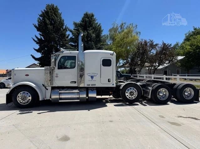 2025 Peterbilt 589 - photo 1
