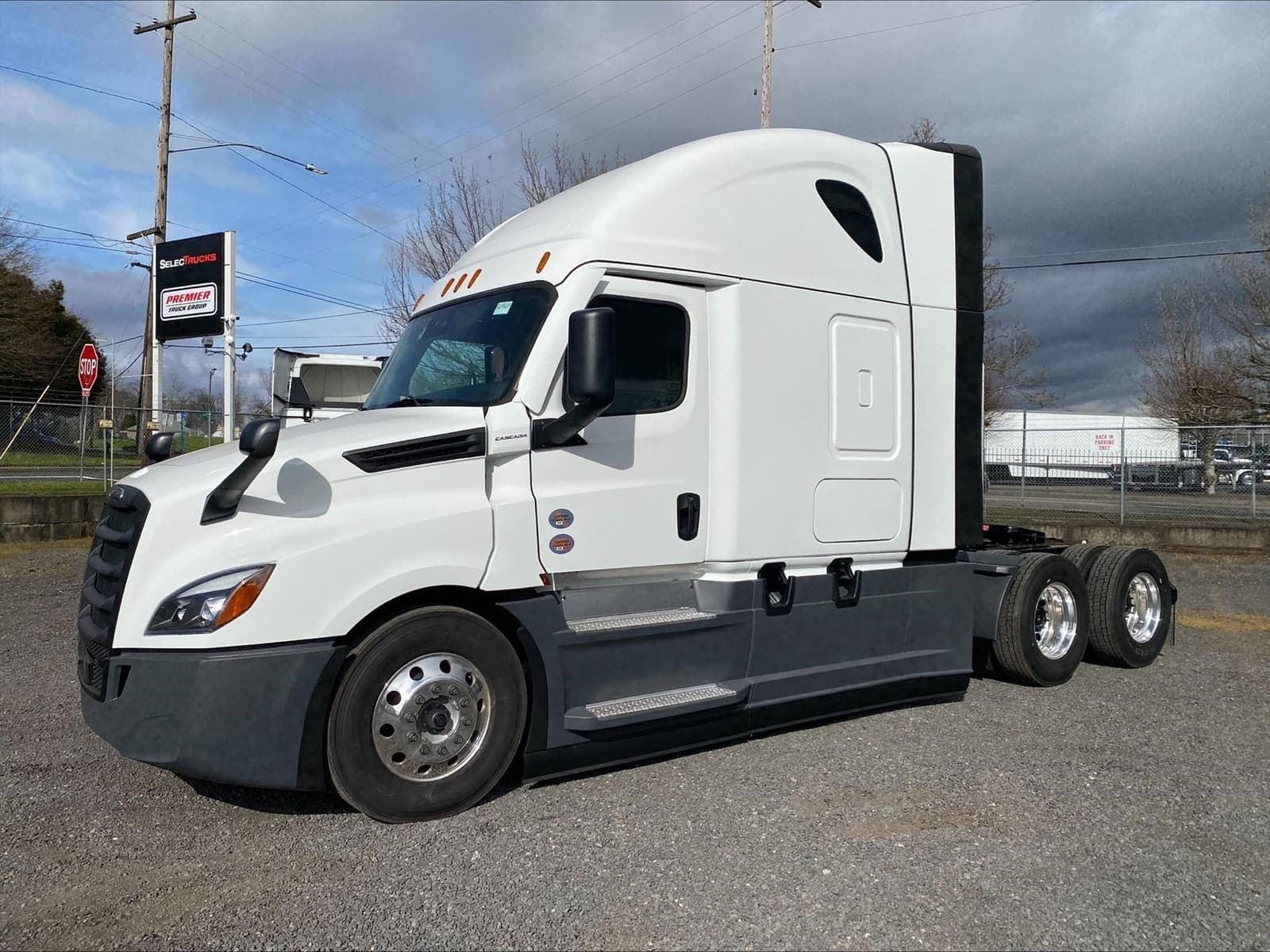 2026 Freightliner Cascadia 126 - photo 1