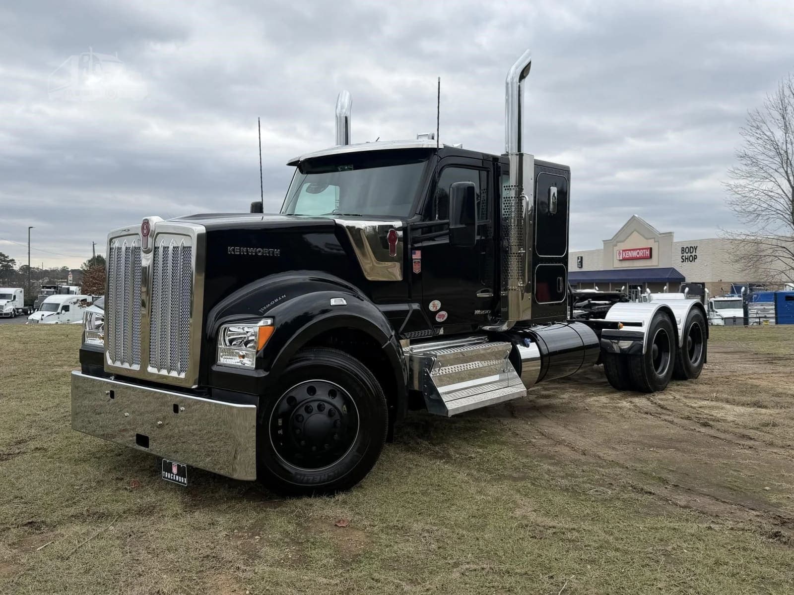 2026 Kenworth W990 - photo 1