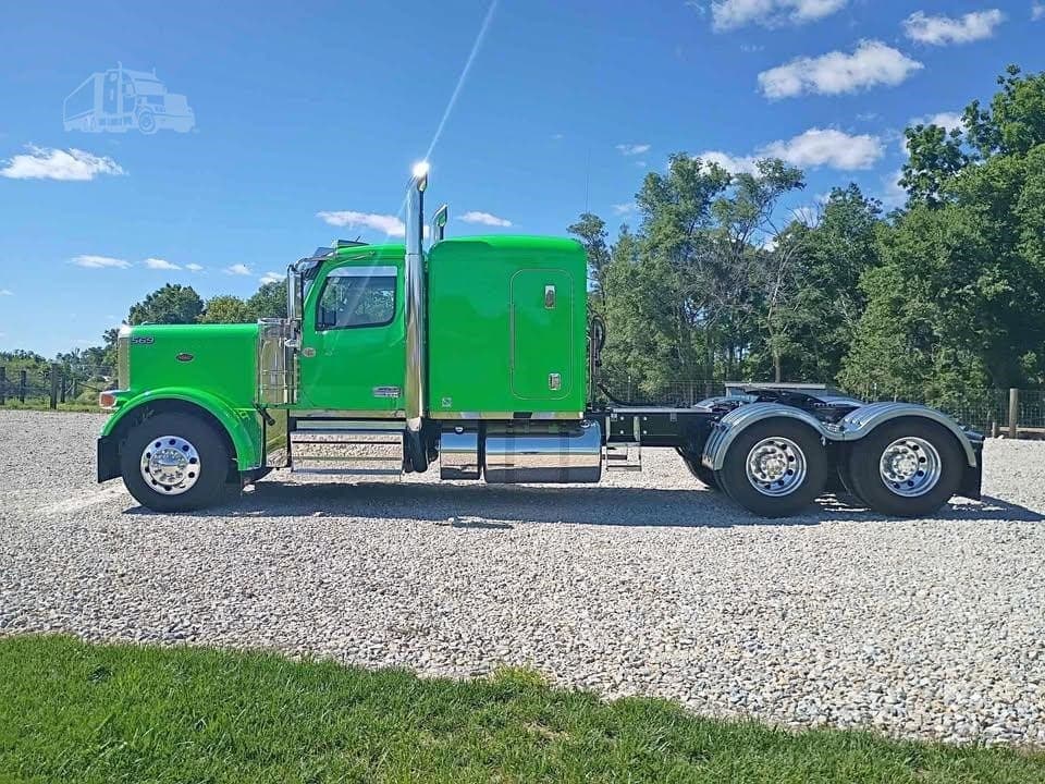 2026 Peterbilt 589 - photo 1